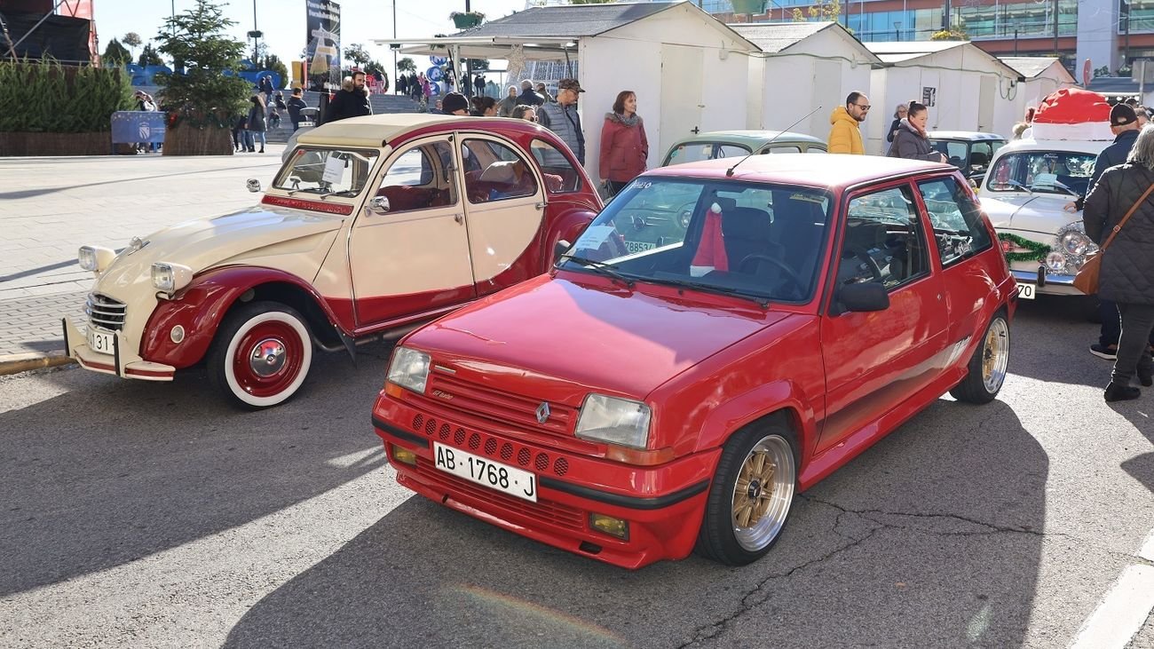 Muestra de coches clásicos en Fuenlabrada