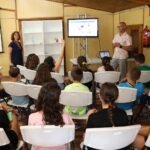 Fuenlabrada impulsa talleres de lengua de signos y tecnología en las Fuenlicolonias