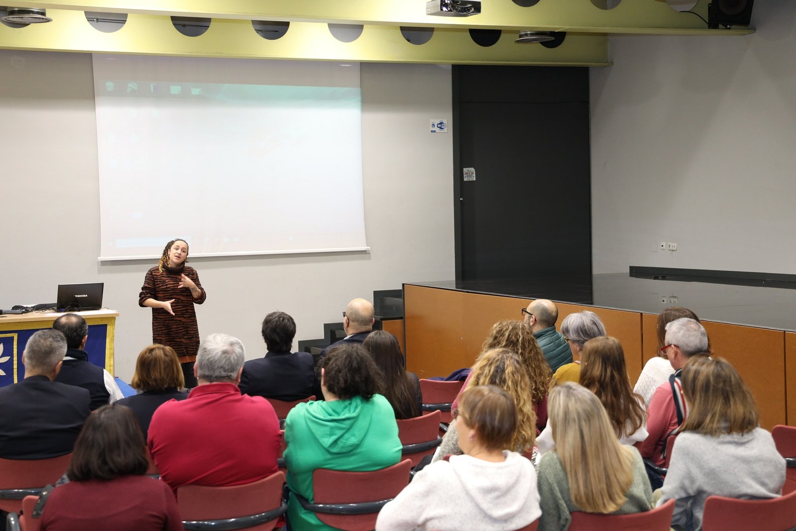 Fuenlabrada abre la inscripción para el monográfico sobre comunicación con personas sordas y sordociegas