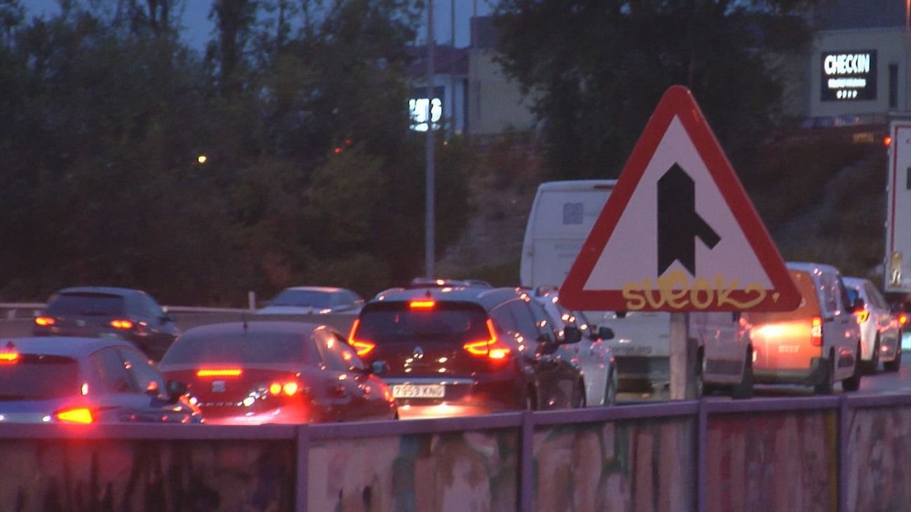Fuenlabrada enfrenta un colapso diario en Parque Miraflores que aísla a sus vecinos
